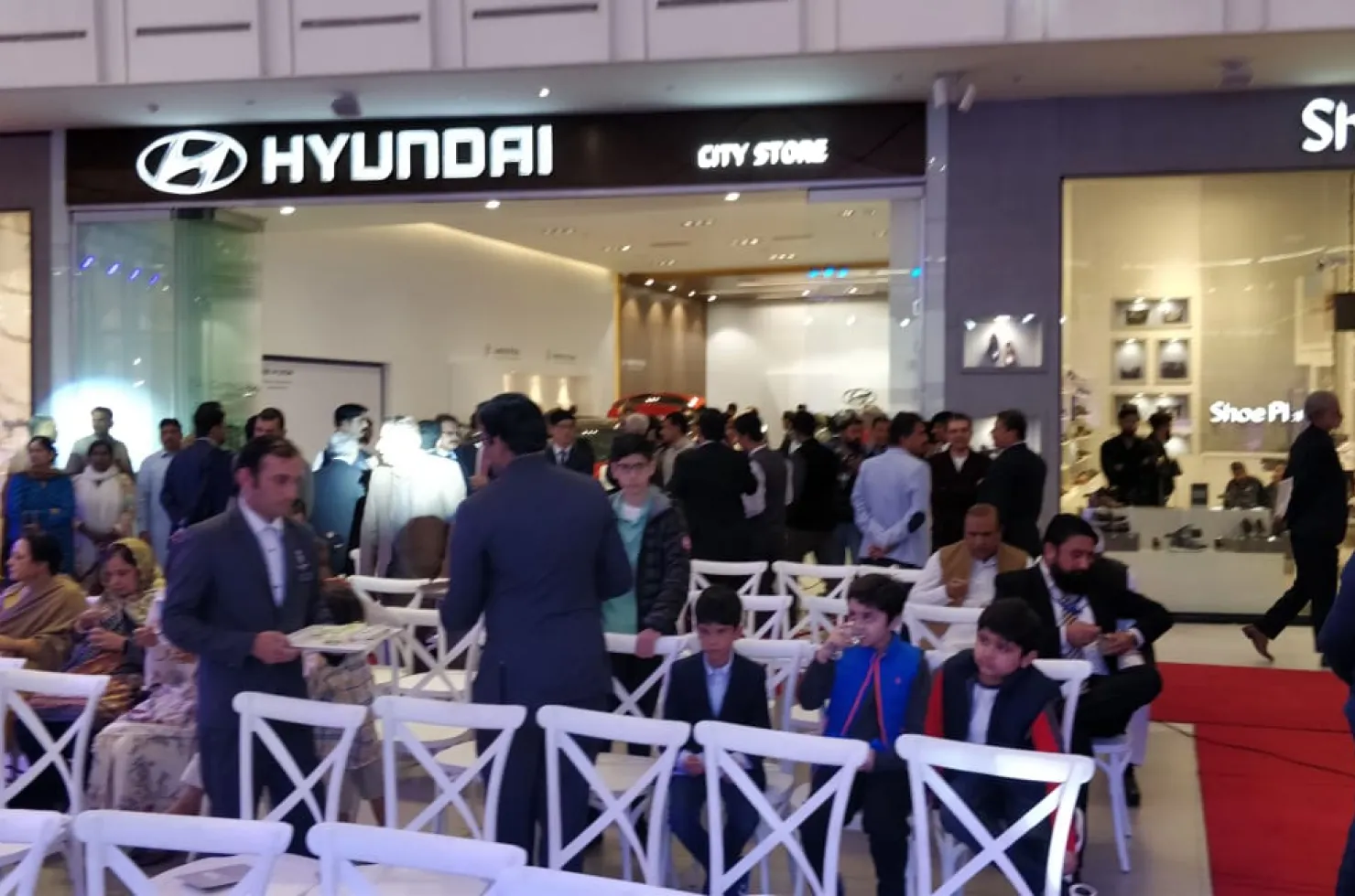 Hyundai opens digital showroom, introduces two new vehicles in Pakistan